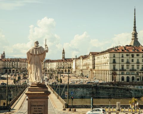 Le 10 canzoni più belle su Torino