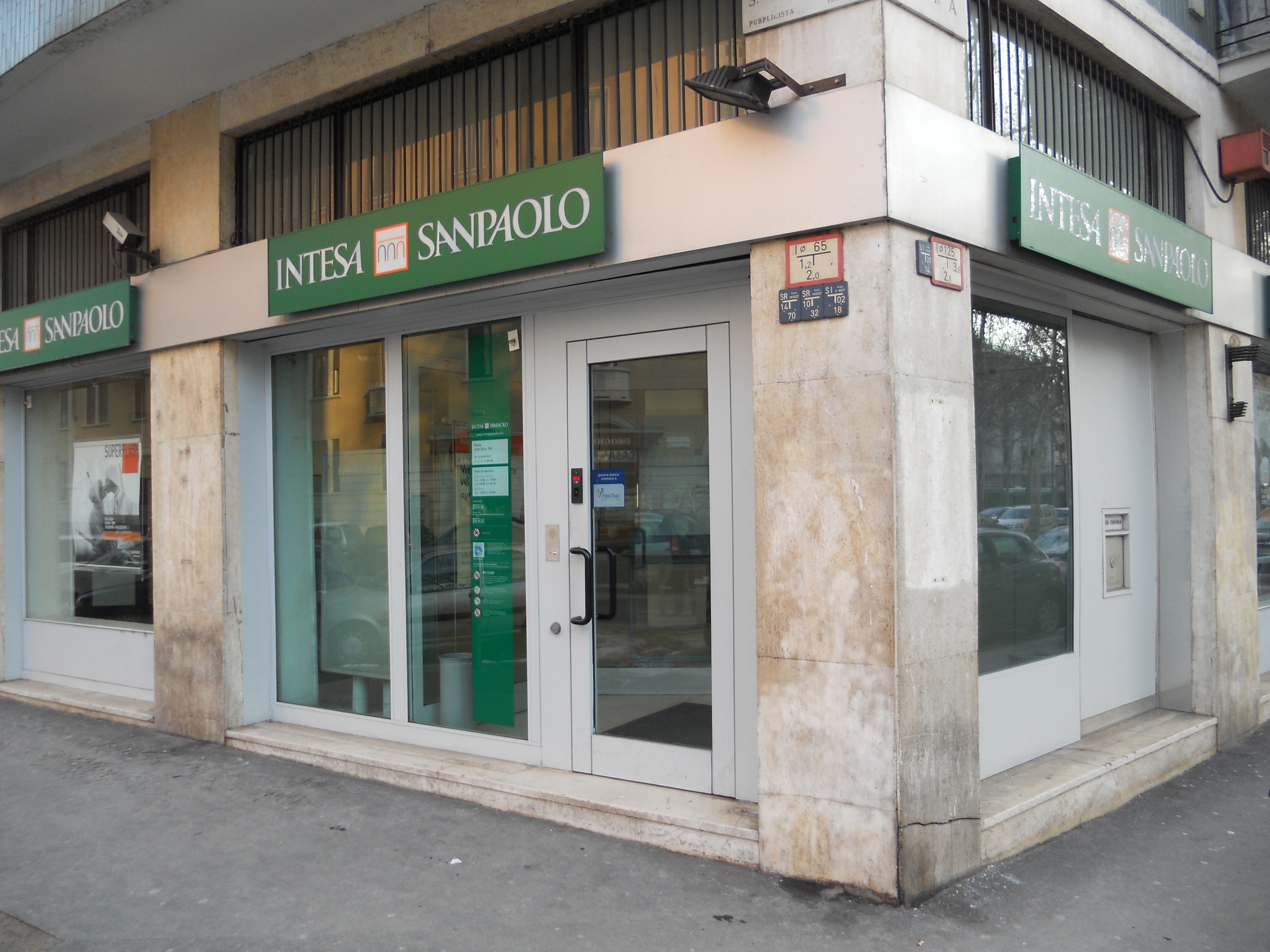 Intesa Sanpaolo: in banca solo su appuntamento - Il Torinese